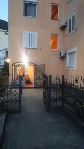 Апартаменты Apartman Sunce 2 -Budva Будва Апартаменты с террасой-5